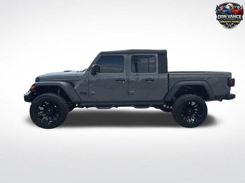 Used 2022 Jeep Gladiator Sport w/ Trailer Tow Package AWD/4WD image 2