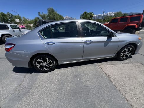 Used 2017 Honda Accord LX image 4