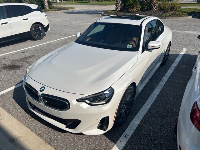 Used 2025 BMW 230i Coupe w/ Convenience Package RWD image 4