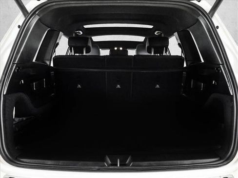 Certified 2026 Mercedes-Benz GLB 250 4MATIC image 6