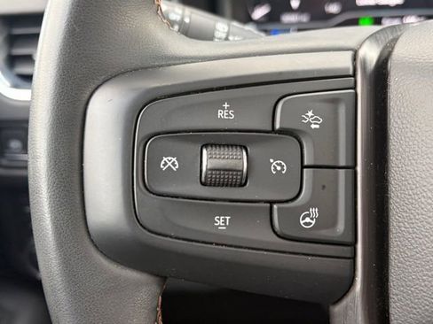 Used 2023 GMC Yukon XL AT4 w/ AT4 Premium Package image 6