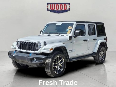 Used 2024 Jeep Wrangler Unlimited AWD/4WD image 3