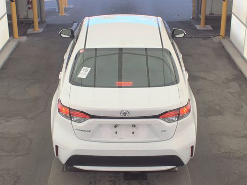 Used 2022 Toyota Corolla LE image 7
