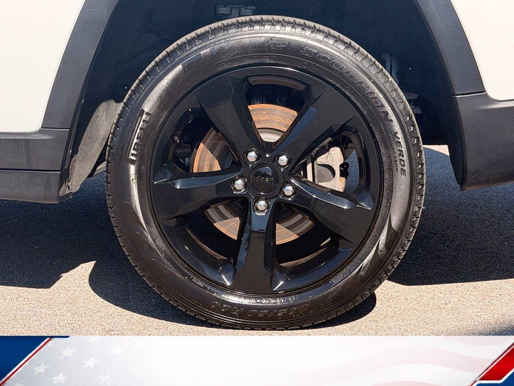 Used 2025 Jeep Grand Cherokee L Limited w/ Black Appearance Package AWD/4WD image 5