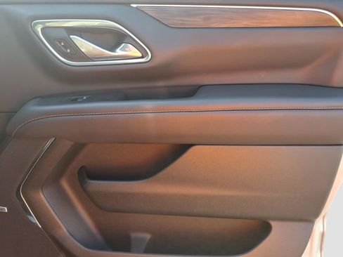 Used 2022 Chevrolet Tahoe Z71 w/ Luxury Package image 10