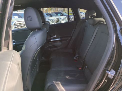 Used 2025 Mercedes-Benz GLA 250 image 13