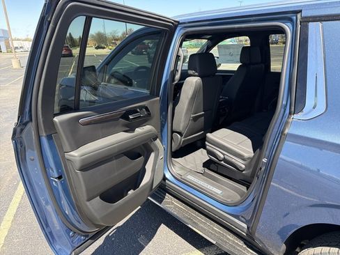New 2026 Chevrolet Suburban LT w/ Comfort Package AWD/4WD image 24