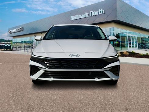 New 2025 Hyundai Elantra Limited FWD image 12