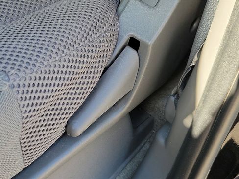 Used 2015 Nissan Frontier SV w/ SV Value Truck Package image 17