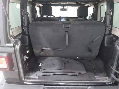 Used 2022 Jeep Wrangler Sport AWD/4WD image 16