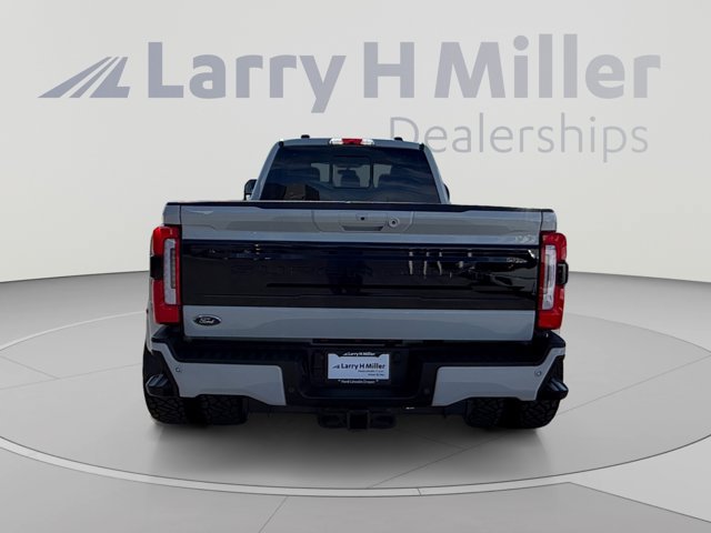 Certified 2025 Ford F450 Platinum w/ FX4 Off-Road Package AWD/4WD image 4