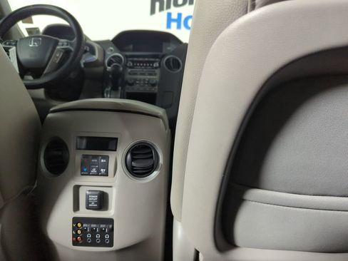 Used 2015 Honda Pilot Touring image 30