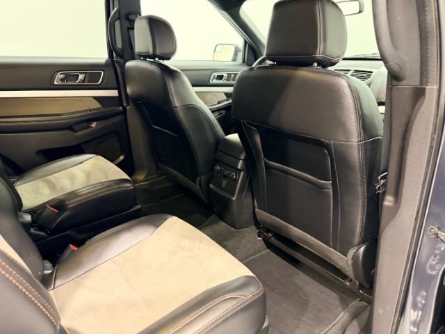Used 2017 Ford Explorer XLT w/ Equipment Group 202A AWD/4WD image 34