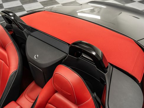 Used 2022 Aston Martin V8 Vantage Roadster image 16