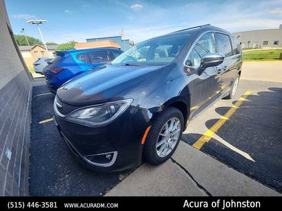 Used 2018 Chrysler Pacifica Limited w/ Tire & Wheel Group