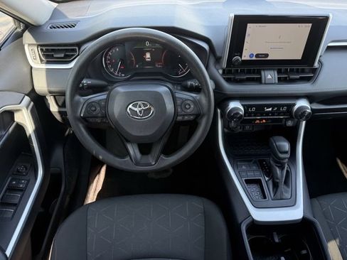 Used 2025 Toyota RAV4 XLE FWD image 12