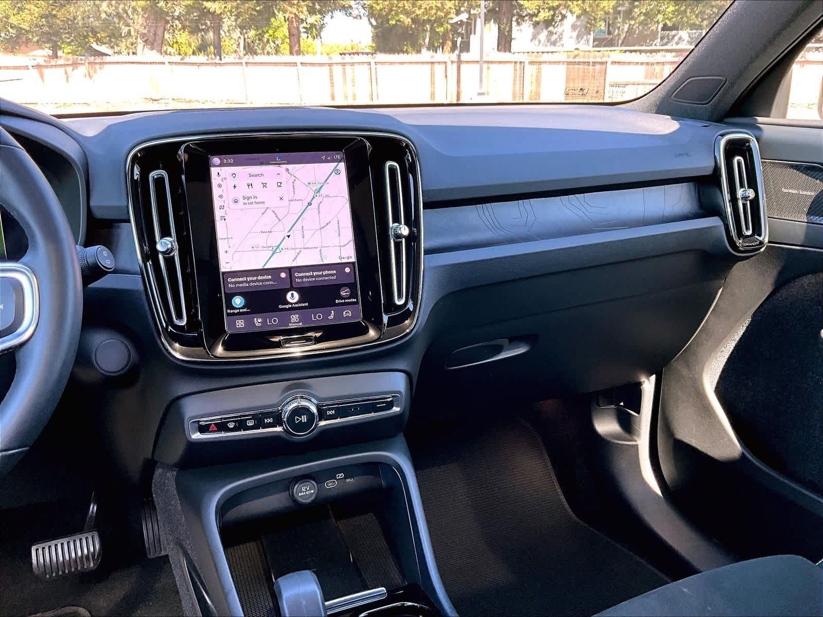 Used 2023 Volvo XC40 Recharge Ultimate AWD/4WD image 9