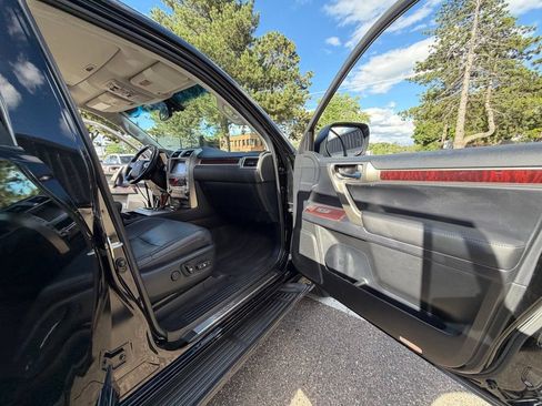 Used 2016 Lexus GX 460 w/ Premium Package AWD/4WD image 27