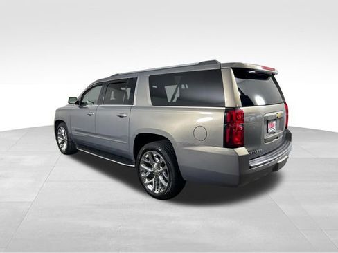 Used 2017 Chevrolet Suburban Premier image 4
