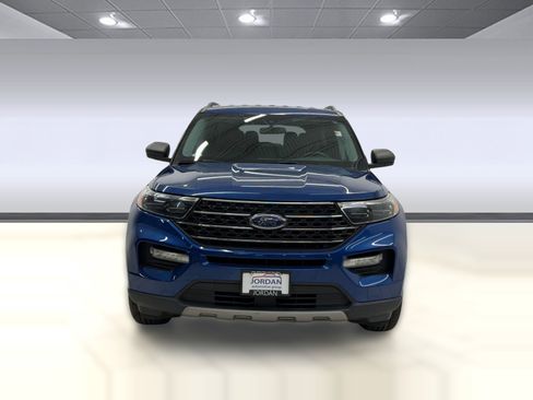Used 2021 Ford Explorer XLT w/ Equipment Group 202A image 4