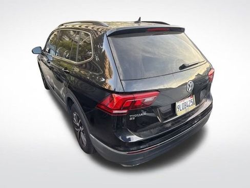 Used 2021 Volkswagen Tiguan SE image 14