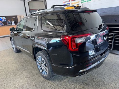 Used 2023 GMC Acadia Denali w/ Denali Ultimate Package image 7
