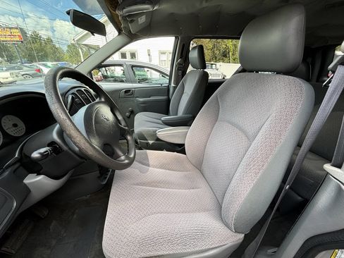 Used 2007 Dodge Caravan SE image 9