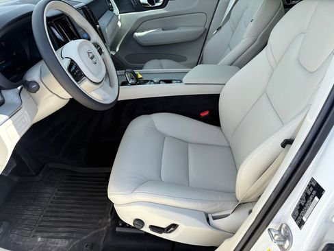 Certified 2024 Volvo XC60 T8 Plus w/ Protection Package Premier image 27