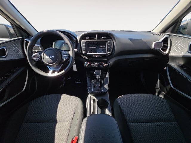 Used 2024 Kia Soul LX w/ Option Group 015 FWD image 10