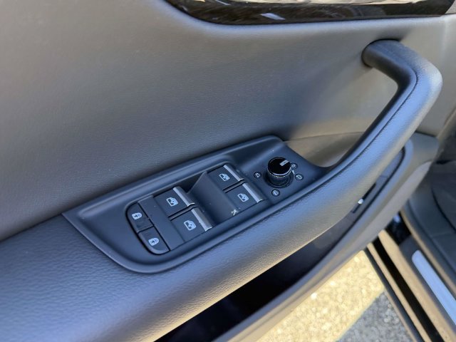 Used 2023 Audi Q8 Premium w/ Convenience Package AWD/4WD image 20