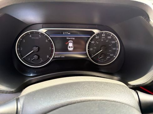 Used 2024 Nissan Sentra SV FWD image 6