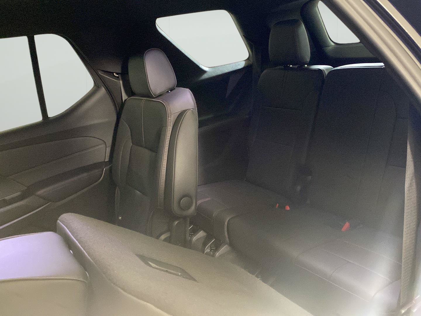 Certified 2023 Chevrolet Traverse RS FWD image 25