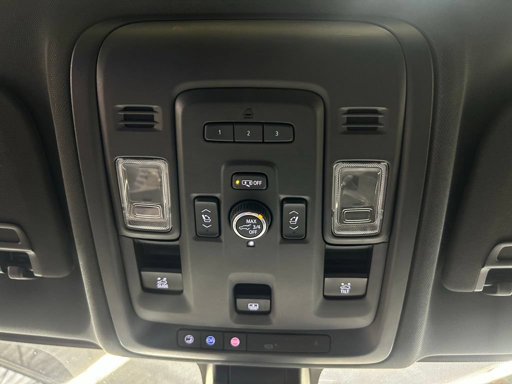 Used 2021 Chevrolet Tahoe LT w/ LT Signature Package AWD/4WD image 27