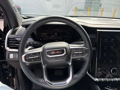 Used 2025 GMC Acadia Elevation w/ Black Edition FWD image 25