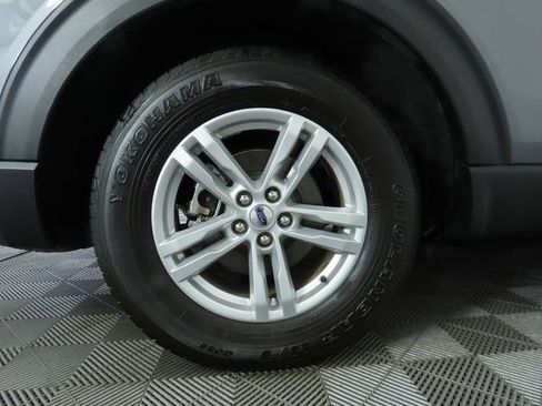 Used 2022 Ford Explorer XLT w/ Equipment Group 202A image 34