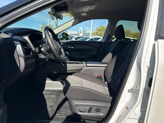 Certified 2025 Nissan Rogue SV AWD/4WD image 21