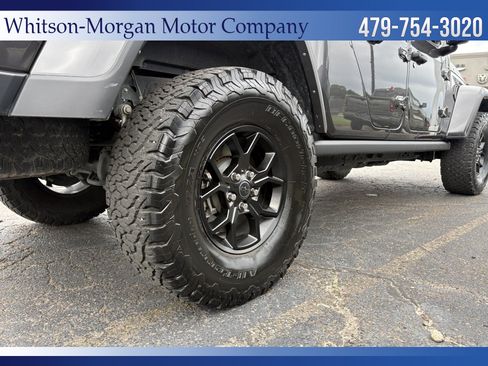 Used 2024 Jeep Gladiator Sport AWD/4WD image 36