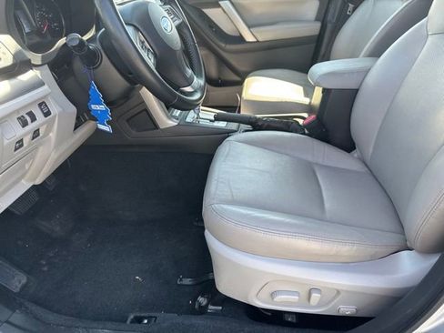 Used 2014 Subaru Forester 2.5i Touring AWD/4WD image 16