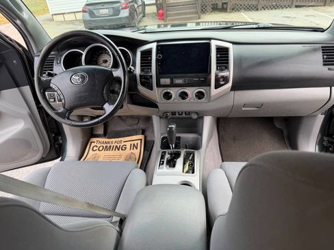 Used 2011 Toyota Tacoma 4x4 Access Cab V6 image 12