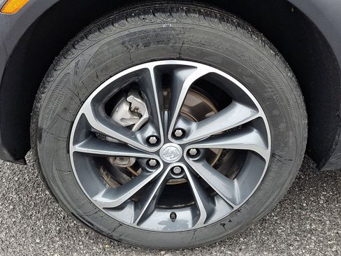 Used 2023 Buick Encore GX Essence image 8