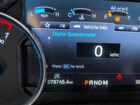 Used 2019 Ford Expedition XLT w/ Equipment Group 202A AWD/4WD image 16