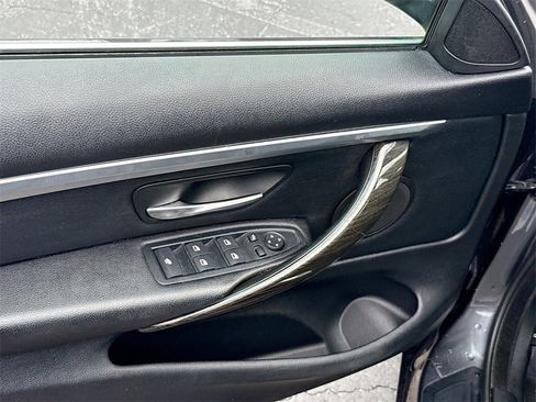 Used 2017 BMW 430i Convertible image 18