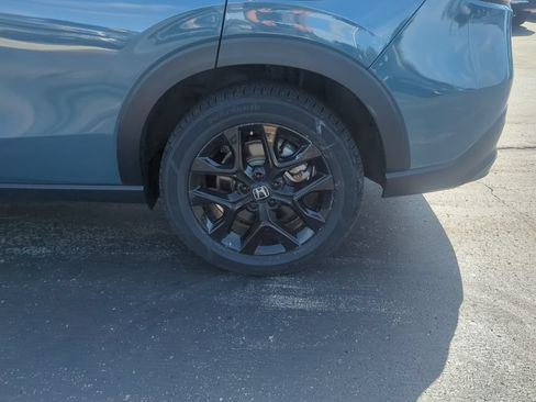 Used 2025 Honda HR-V Sport image 13