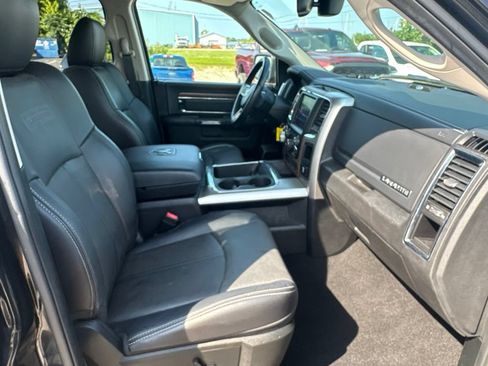 Used 2018 RAM 1500 Laramie AWD/4WD image 37