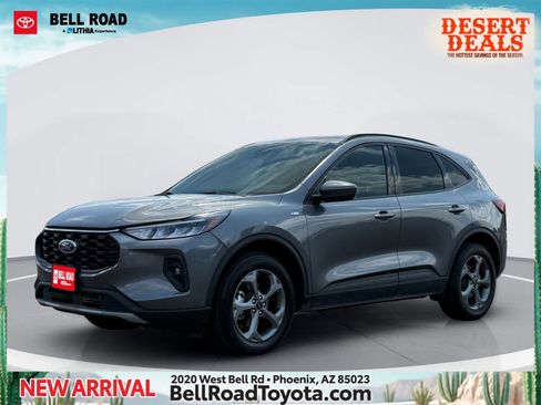 Used 2025 Ford Escape ST-Line Select AWD/4WD image 1