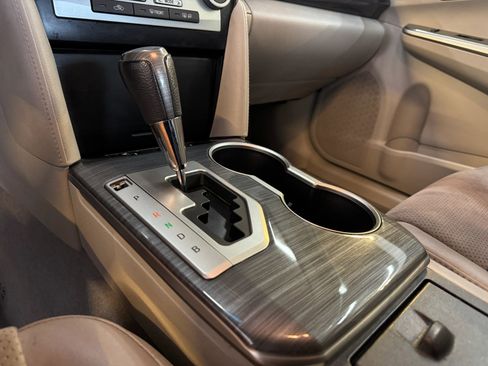 Used 2013 Toyota Camry XLE w/ Leather Pkg FWD image 20