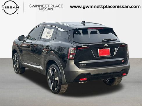 New 2026 Nissan Kicks SR image 7