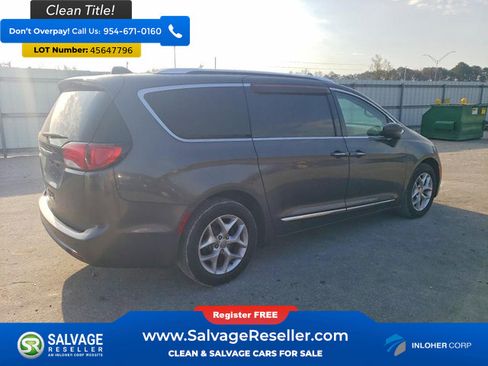 Used 2017 Chrysler Pacifica Touring-L Plus image 4