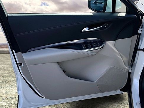 Certified 2023 Cadillac XT4 Luxury w/ Cold Weather Package image 20