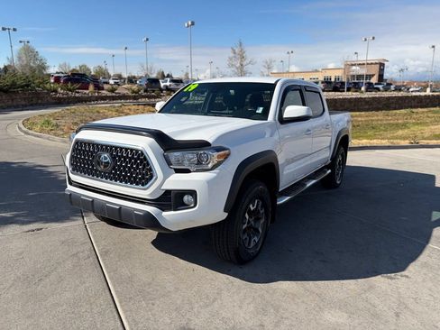 Used 2019 Toyota Tacoma TRD Off-Road AWD/4WD image 7